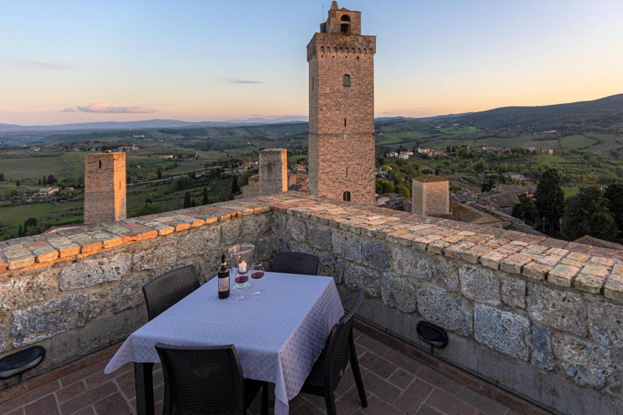 Torre Salvucci Maggiore Medieval Tower Experience Сан-Джиминьяно Экстерьер фото